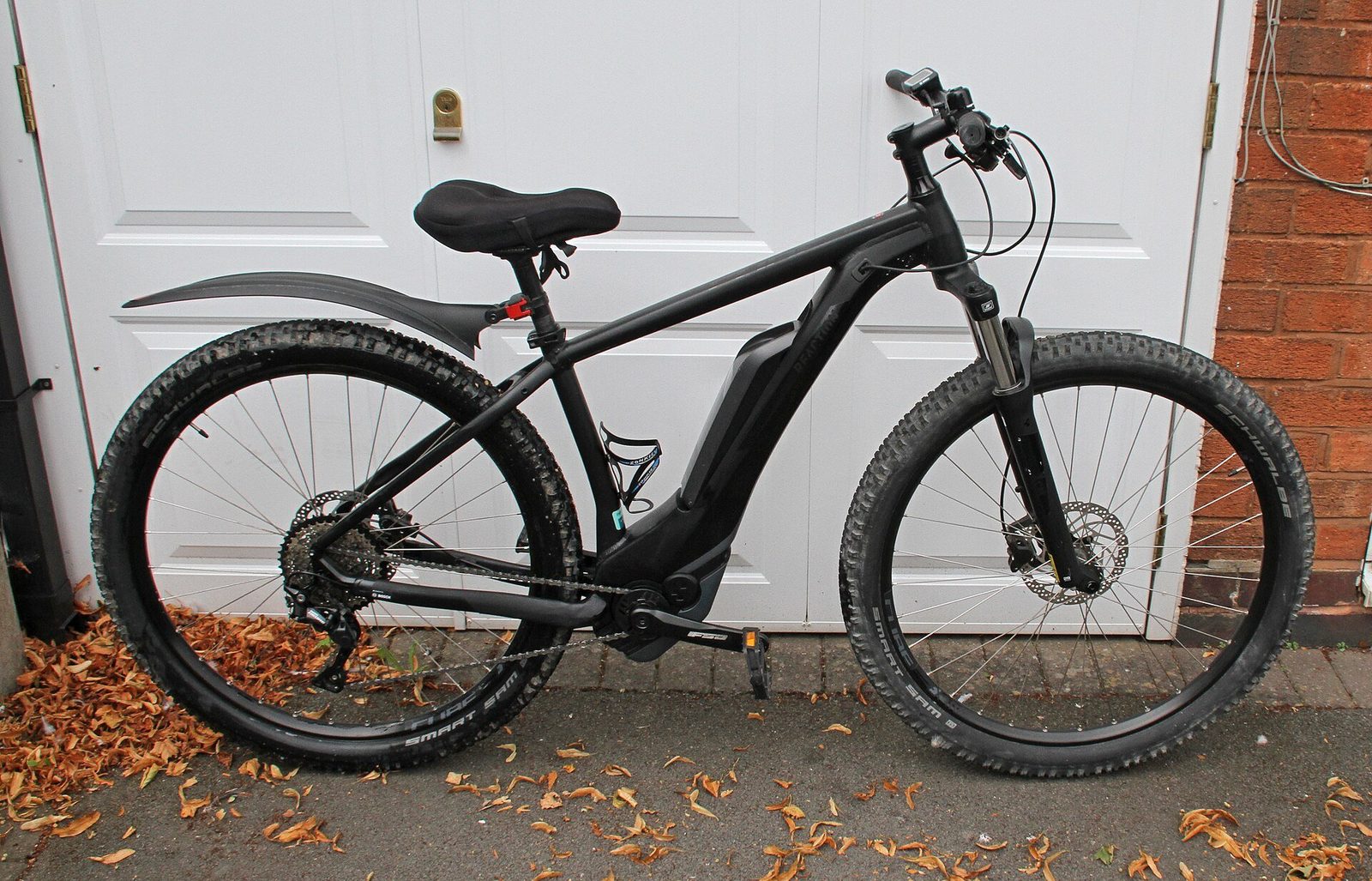 Hardtail vs Full-Suspension E-MTBs