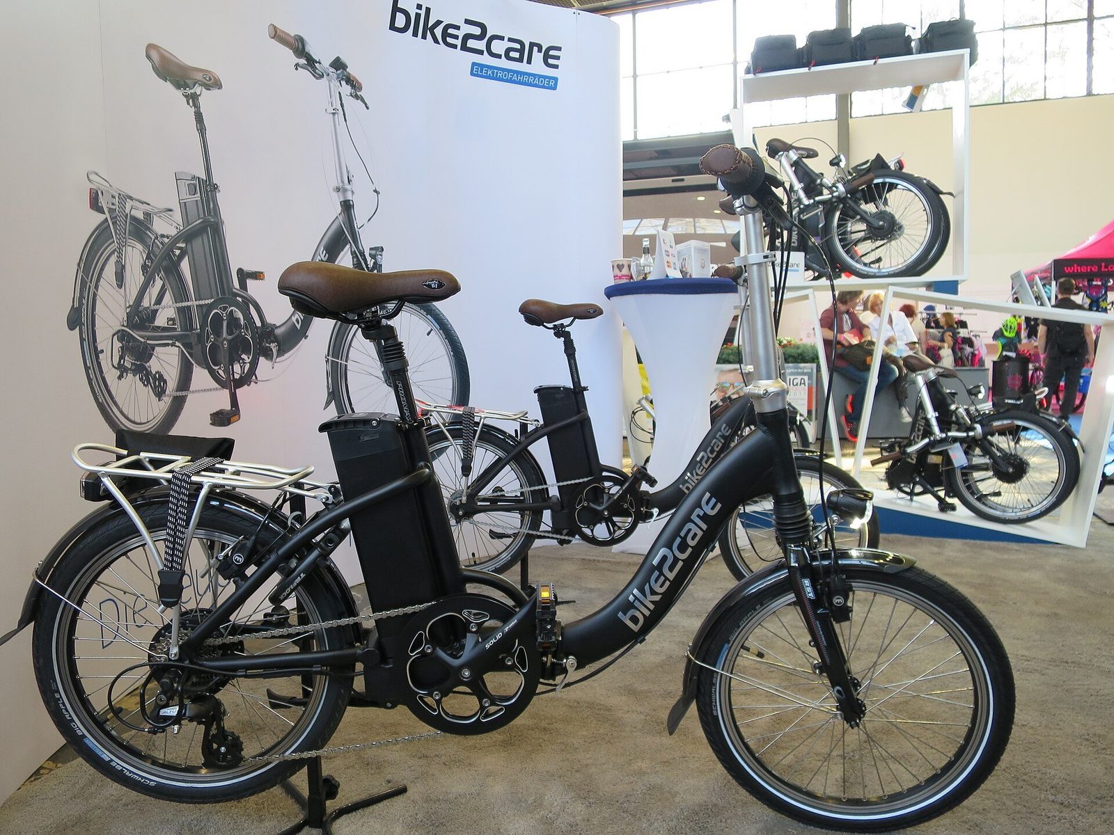 Lightweight Folding E-Bikes
